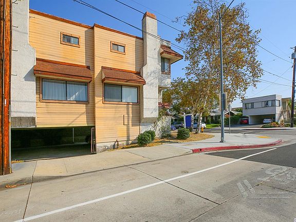 2nd image of 1031 Mariposa St #2