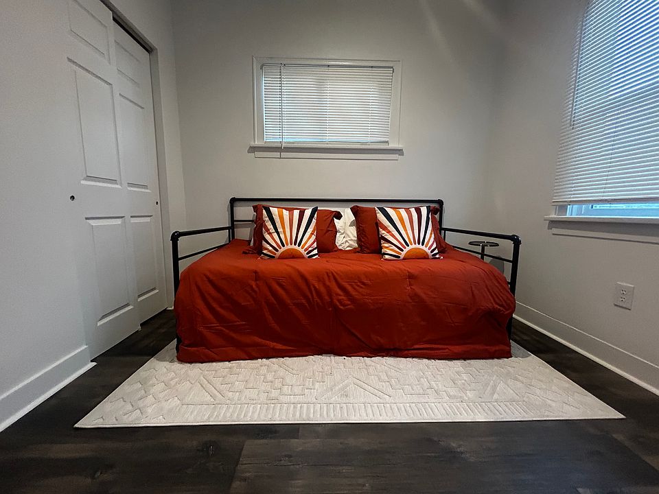 1st image of 2215 W Broadway Ave APT 1