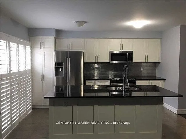 1048 Haxton Hts — Photo 2