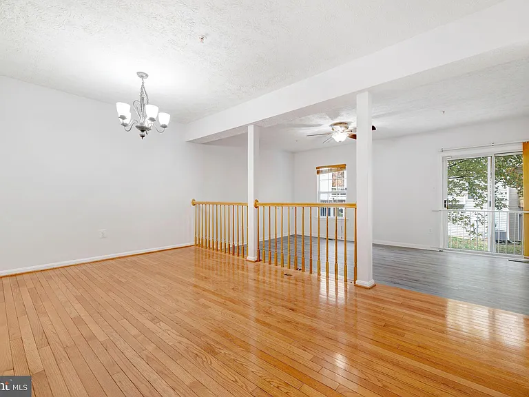 2406 Lemontree Ln — Photo 4