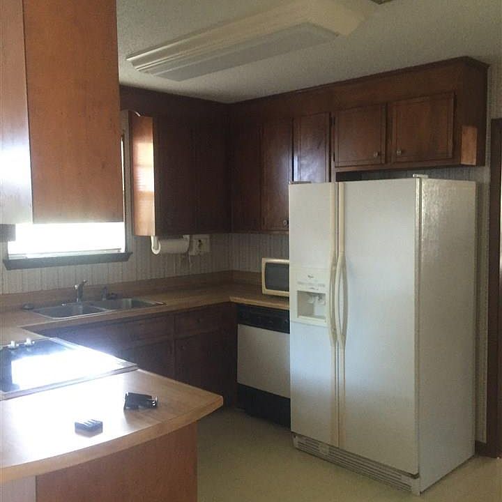 1st image of 4085 Claiborne Cir