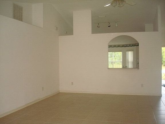 5th image of 100 Pritchard Dr