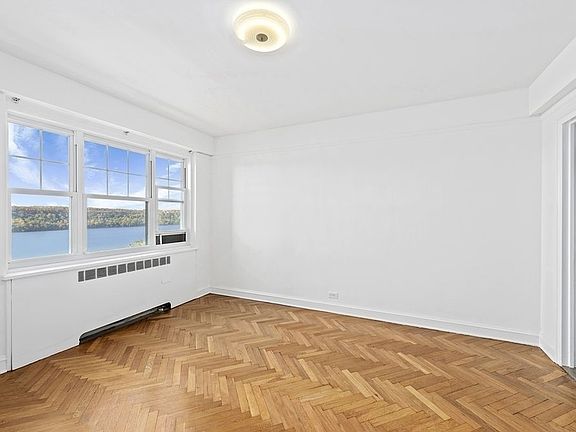 3rd image of 120 Cabrini Blvd APT 21