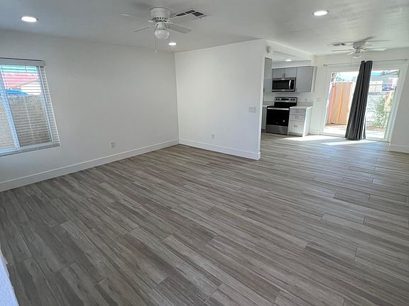 4th image of 79201 Avenue 42 APT 1