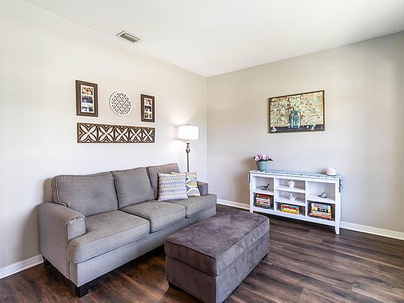 4th image of 5880 Hummingbird Ct