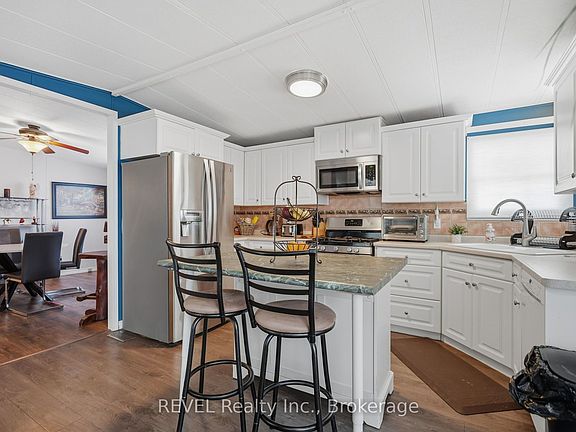 5th image of 3033 Townline Rd #128
