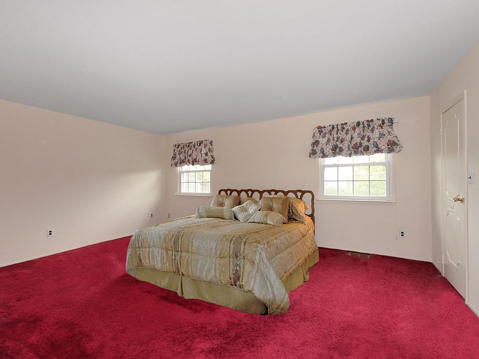 1st image of 59 Holiday Dr