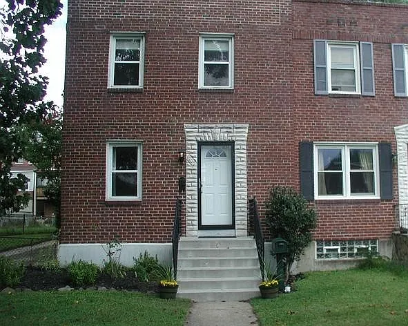 1700 Redwood Ave photo 1