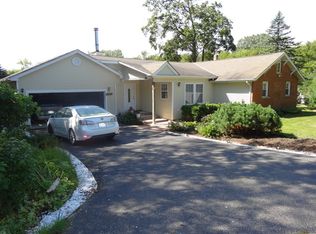 28489 W Maple Ave, Wauconda, IL 60084