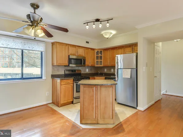 146 Monroe St #101, Rockville, MD 20850