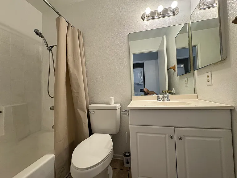 1539 Monte Vista Dr #C — Photo 19