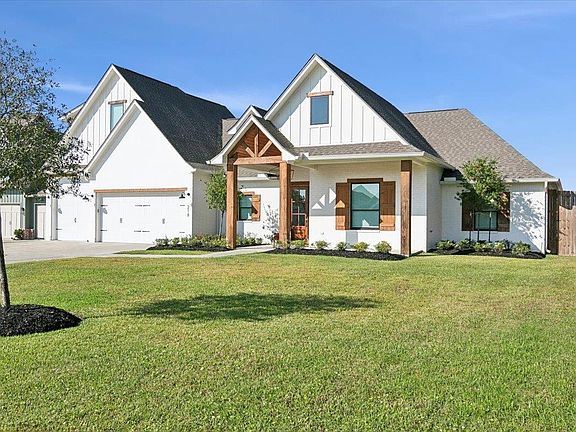 3rd image of 218 Pindo Palm Dr