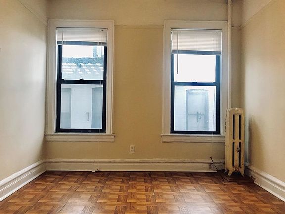 5th image of 2311 28th Ave APT 1R