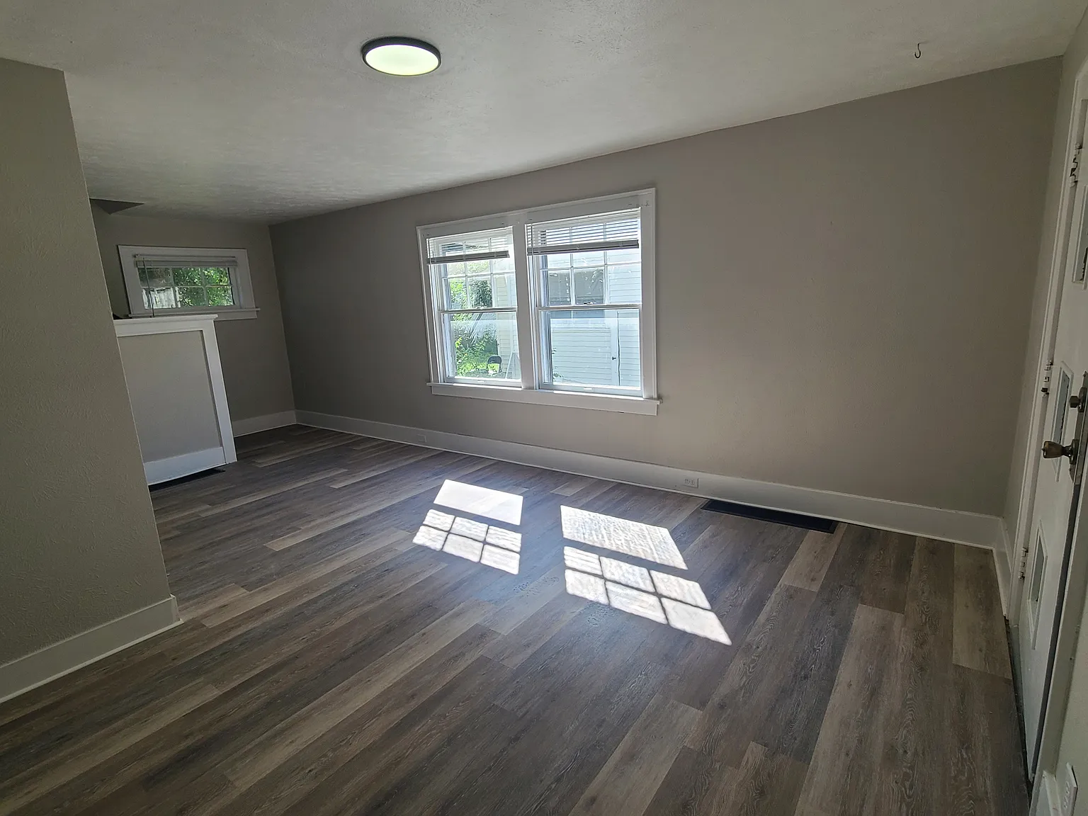 4 bed, 2.5 bath, 1648 sqft, $1,700 — Photo 3