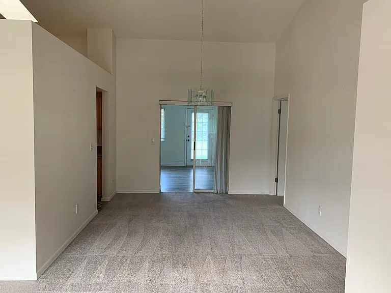 138 Barrington Dr — Photo 21