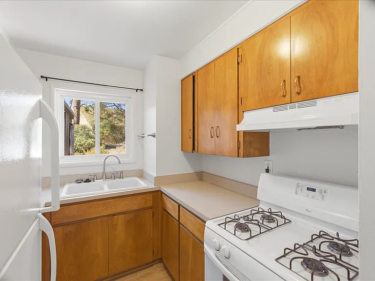 1020 Heap Ave — Photo 9