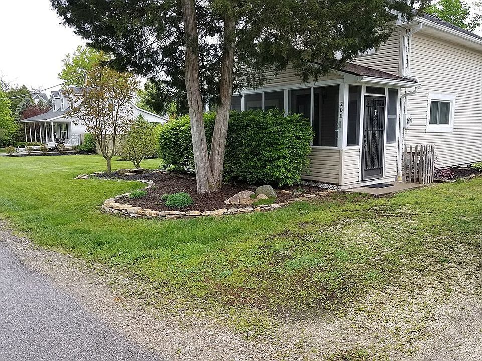 1st image of 200 W Hiawatha Dr