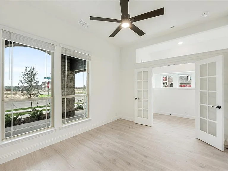 1032 River Oaks Dr — Photo 5