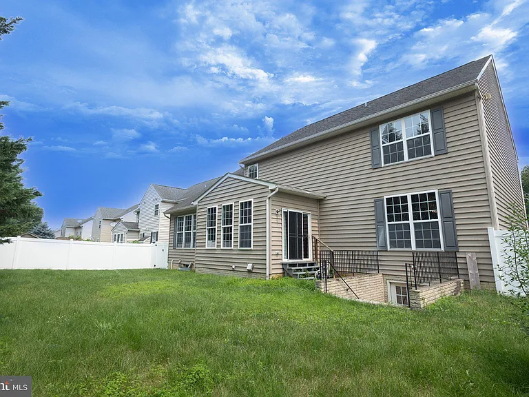 105 Ticonderoga Dr — Photo 33