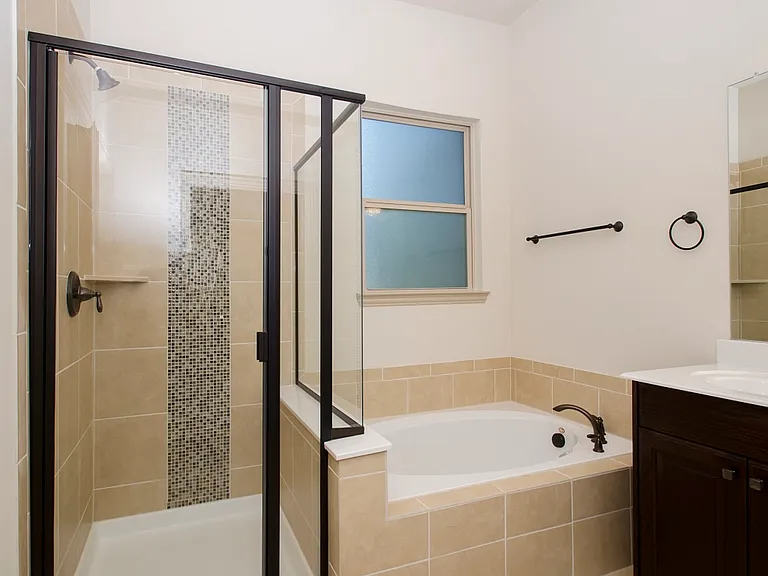 939 Whitehall Dr — Photo 17