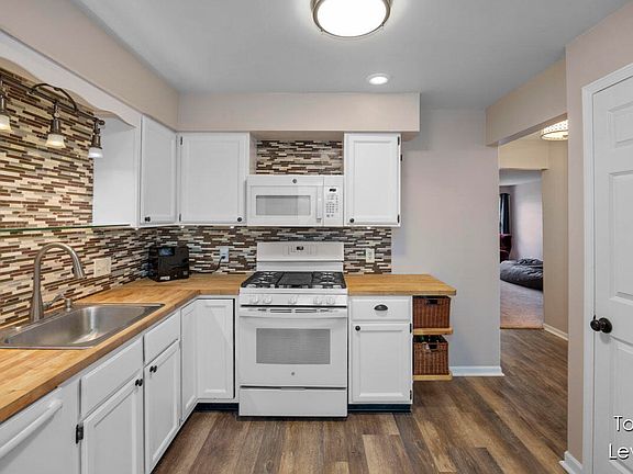 5th image of 2851 Porter St SW