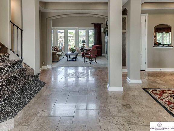 4th image of 17262 Valley Dr
