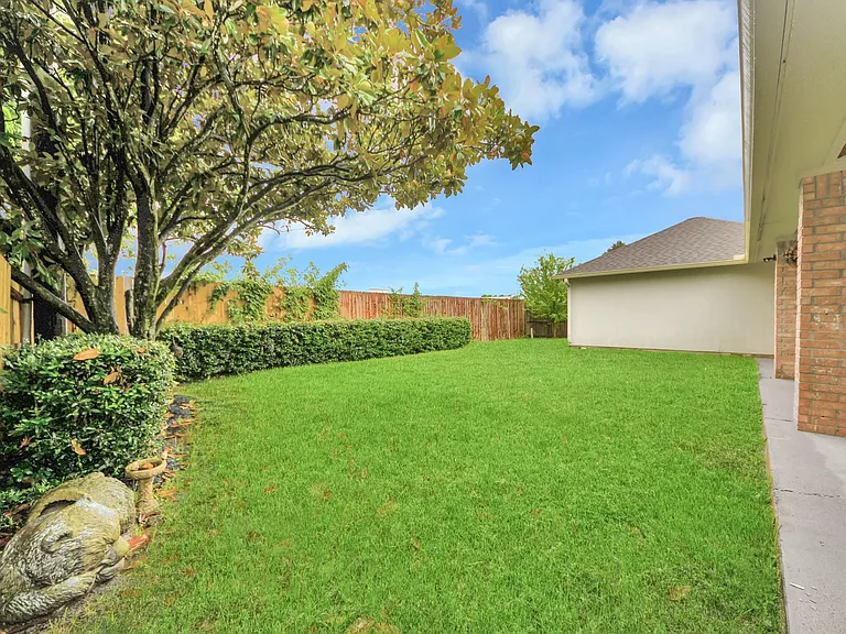 3210 Shadowwalk Dr — Photo 42