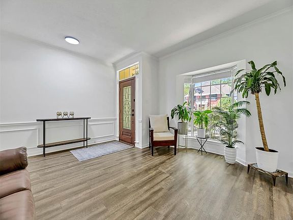 3rd image of 3014 Greenwood Glen Dr