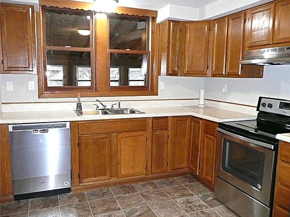 5th image of 506 S 1st St