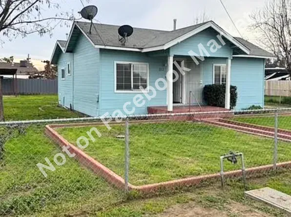 257 E Vandalia Ave, Porterville, CA 93257