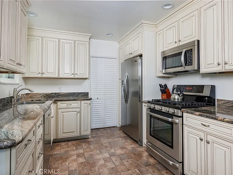 361 Cypress Dr — Photo 12