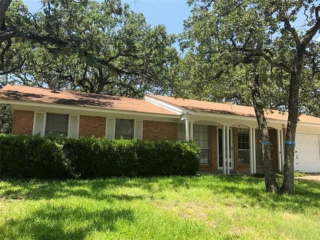 1st image of 140 Ravenswood Dr
