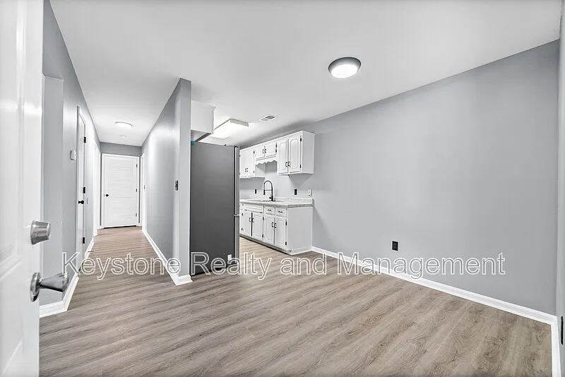 2 bed, 1.0 bath, 850 sqft, $950 — Photo 1