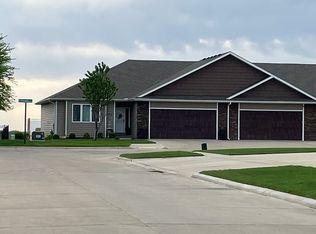 3430 S Palmetto St, Sioux City, IA 51106