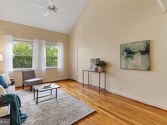 5th image of 3522 S Wakefield St APT B2