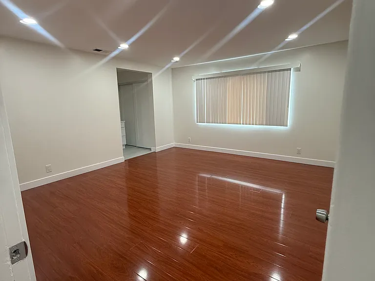 118 W Garcelon Ave — Photo 9