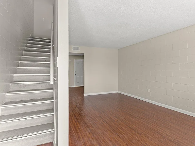 1305 Clay St #1 — Photo 3
