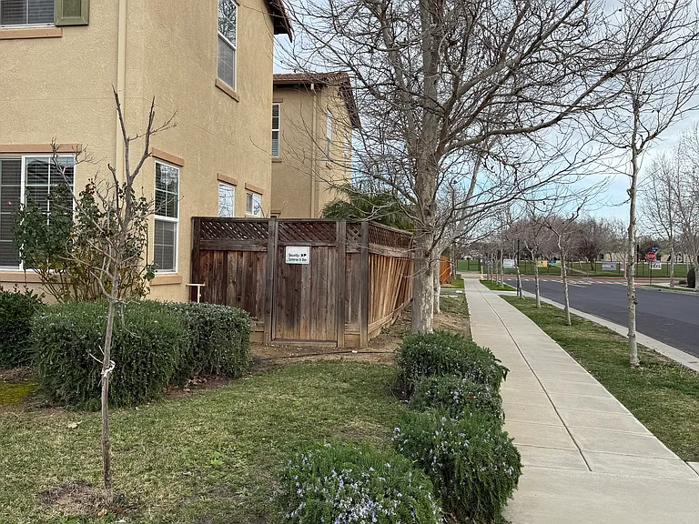 702 N San Marcos Dr — Photo 4