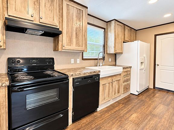 3rd image of 7920 Hoptree Ln