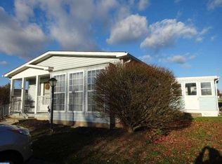 18 Greenbriar Ct, Harleysville, PA 19438