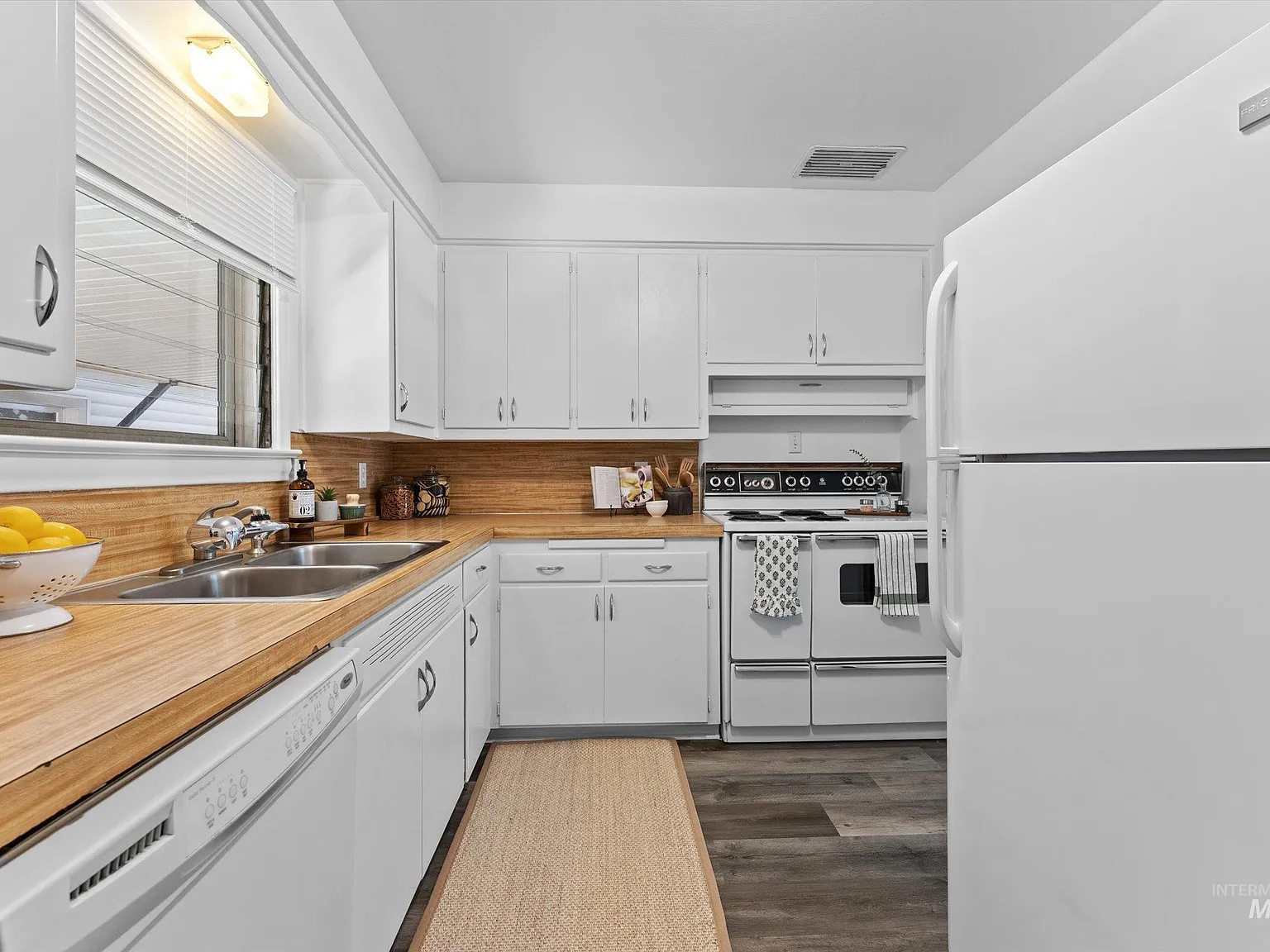 2 bed, 890 sqft, $1,500 — Photo 4