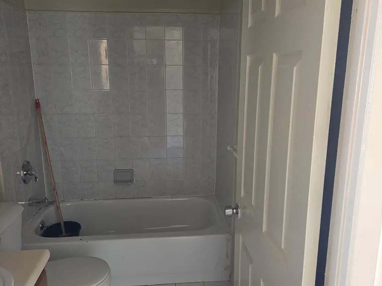 844 Bryant Ave — Photo 5