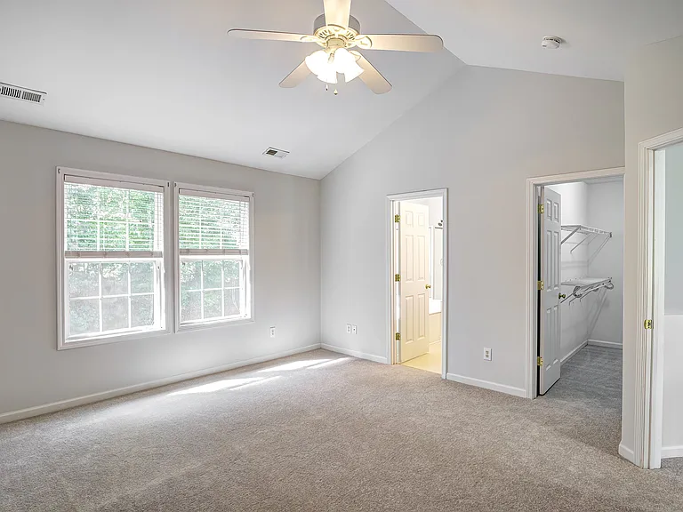 2103 Templeton Gap Dr — Photo 26