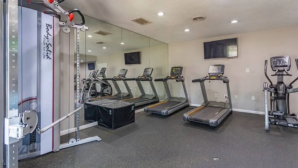 Steeplechase Apartments — Photo 4