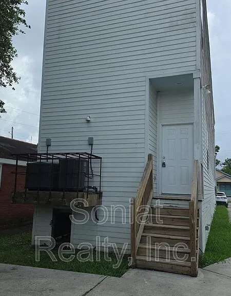 1922B Industry St — Photo 9