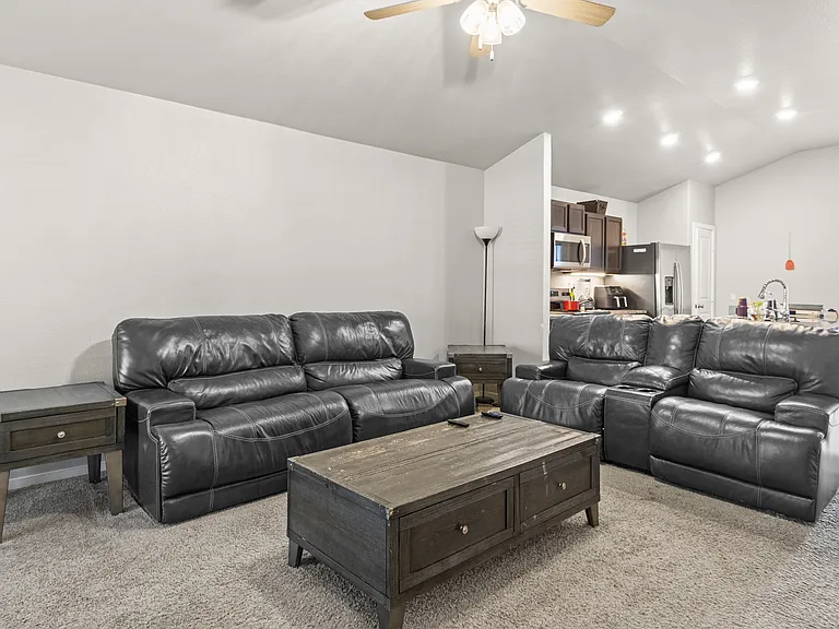 9407 Ratliff Ridge Ave — Photo 7