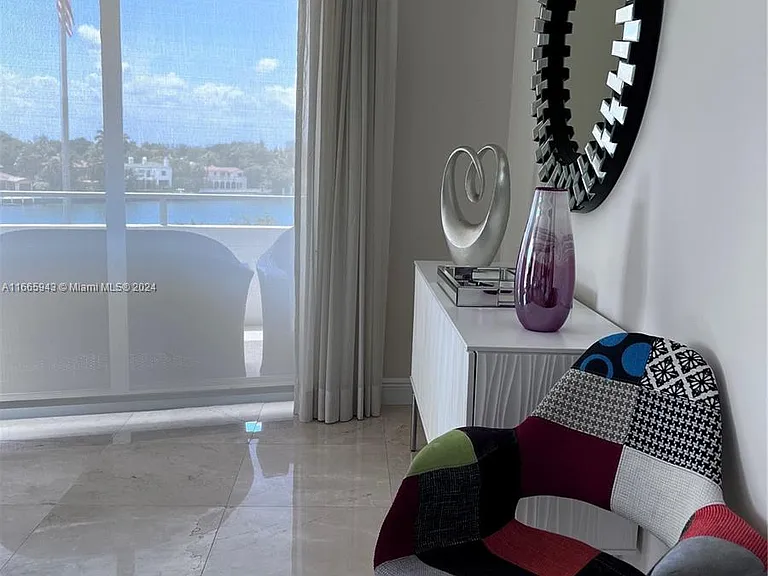 5161 Collins Ave #505 — Photo 17