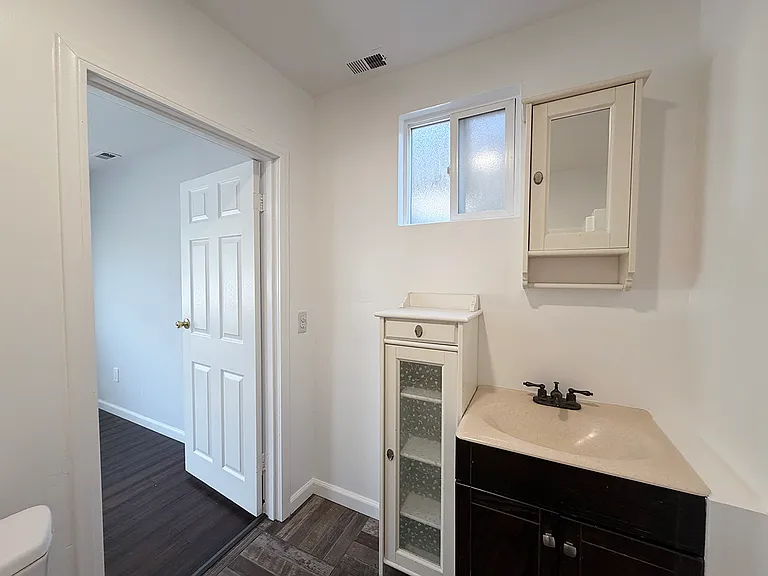 10102 Fernglen Ave — Photo 11