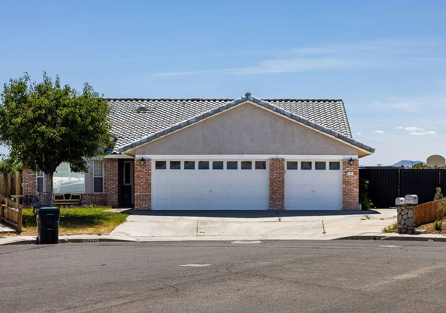 Northwest Solar Home - Available Now!! — Photo 1