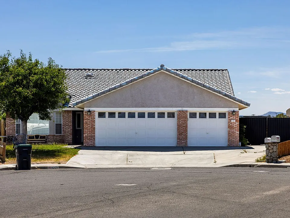 1221 Alysa Ct